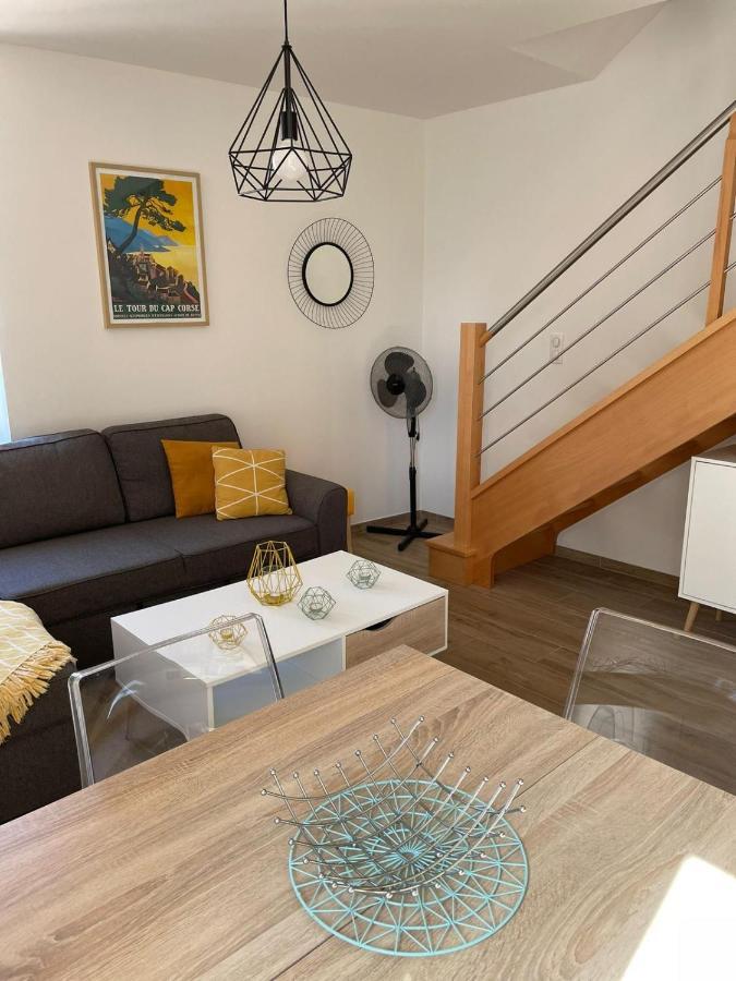 شقة Duplex En Plein Centre بروبرِيانّو المظهر الخارجي الصورة